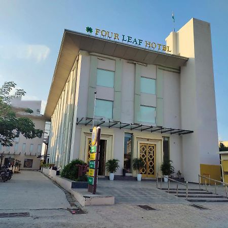 Four Leaf Hotel,Budaun Zewnętrze zdjęcie