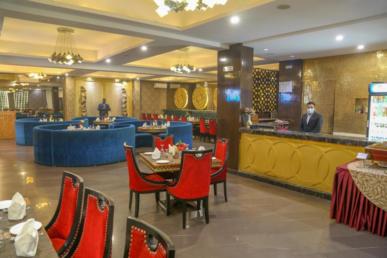 Four Leaf Hotel,Budaun Zewnętrze zdjęcie