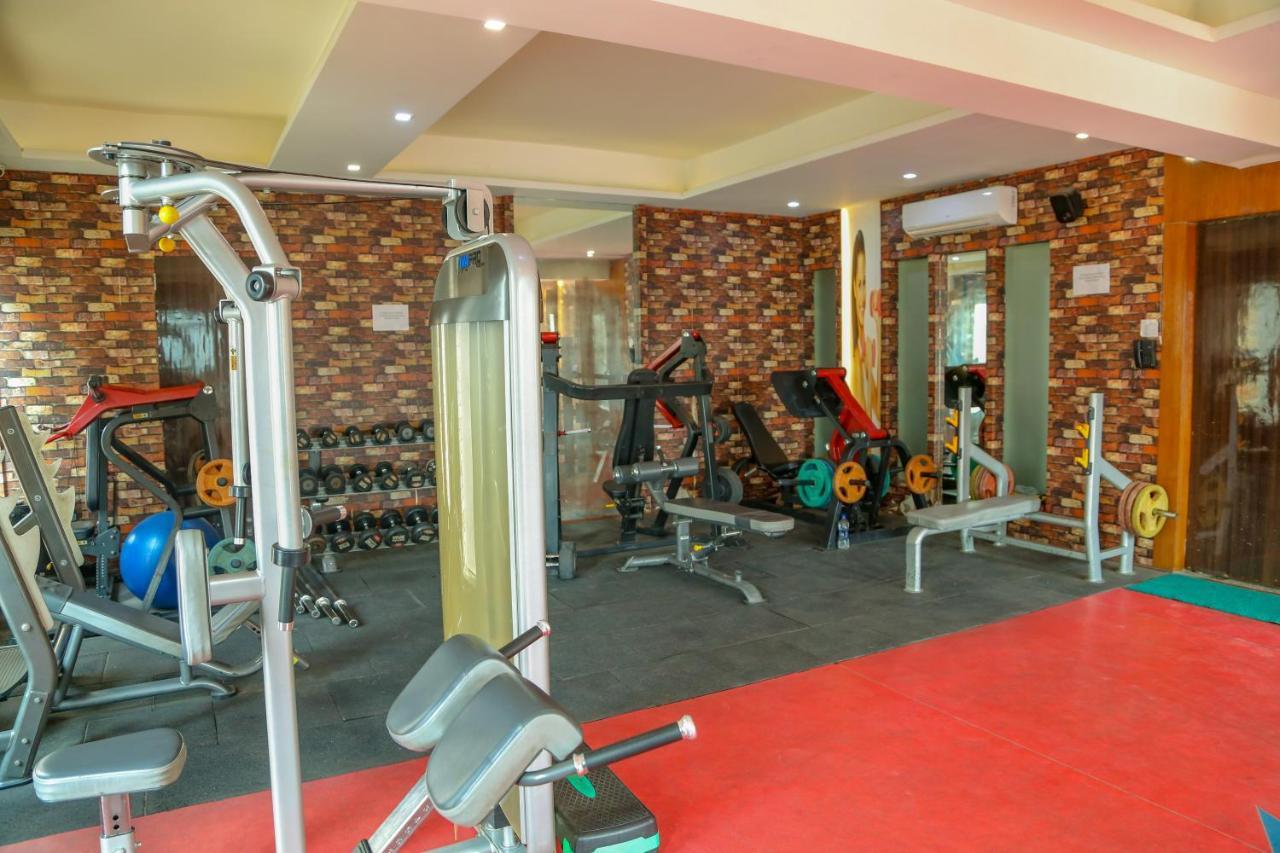Four Leaf Hotel,Budaun Zewnętrze zdjęcie